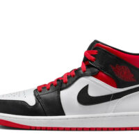 Jordan 1 Mid Gym Red Black Toe