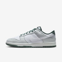 Nike Dunk Low Retro SE Photon Dust Vintage Green